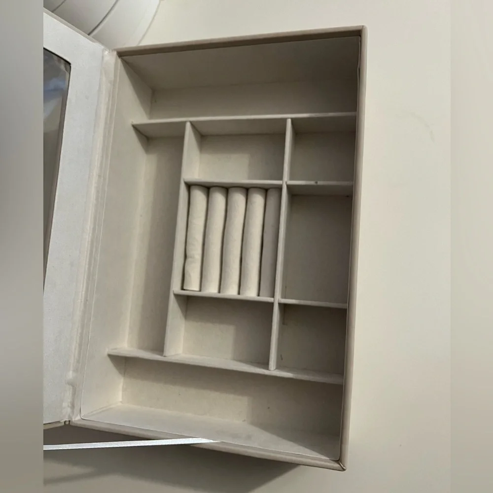 Jewelry box! - Picture 3 of 3